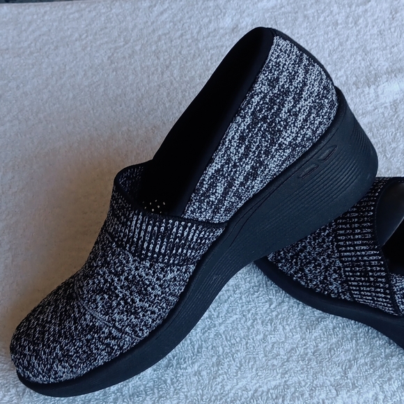 NWOT Skechers Comfort Wedge - Picture 14 of 16